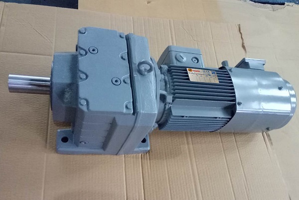 GR87-15.35-YVP-4KW-4P-M1-270&deg;減速機(jī)